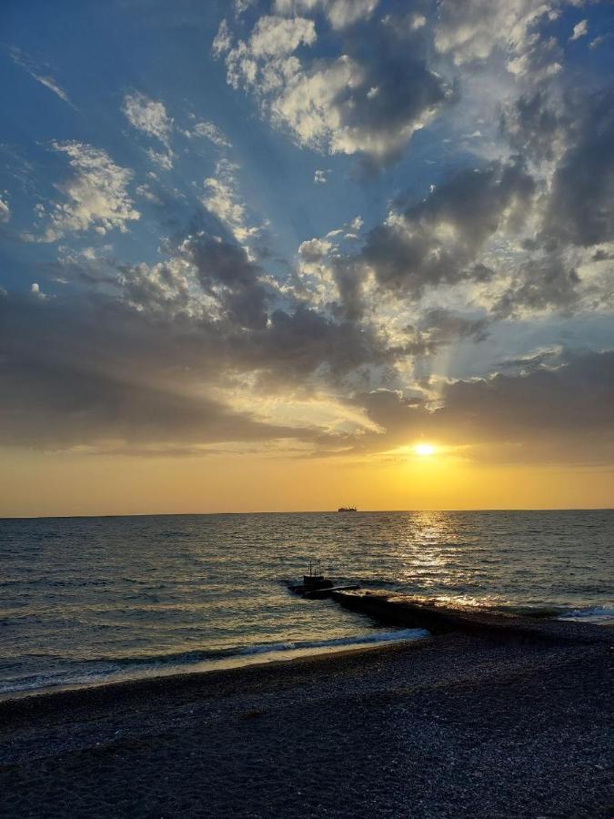 Мир Ochamchira Bagian luar foto